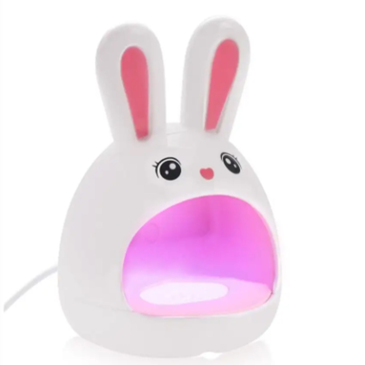 လက်သည်းမီးအိမ်သည် ကမ္ဘာတစ်ဝှမ်းရှိ ပရော်ဖက်ရှင်နယ် လက်သည်းညှပ်စံနှုန်းများကို မည်သို့လွှမ်းမိုးနိုင်သနည်း။