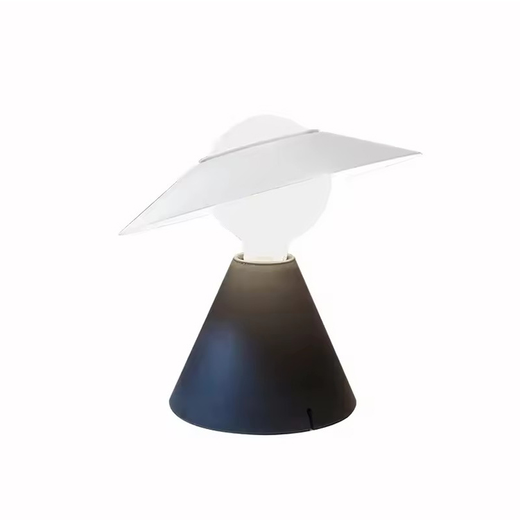 ခေတ်မီ Nordic LED မီးများ အလယ်အလတ်တန်းစား စားပွဲတင်မီးအိမ်