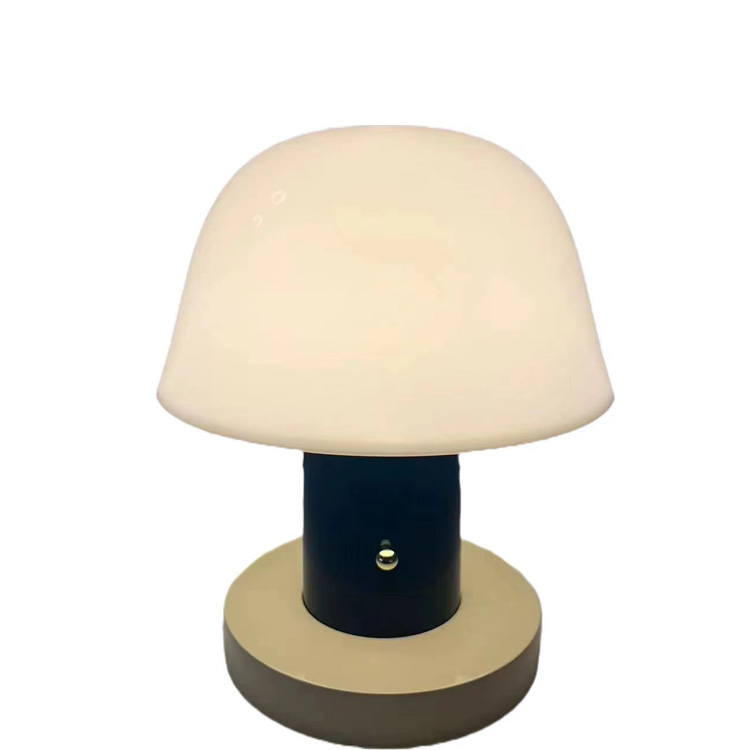 ဒီဇိုင်နာအသစ် Touch Control Mushroom Home Table မီးအိမ်