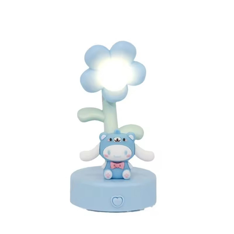 လူကြိုက်များသော ဖန်တီးမှုလက်ဆောင် Cinnamoroll Anime သုံးရောင်ခြယ် စားပွဲတင်မီးအိမ်